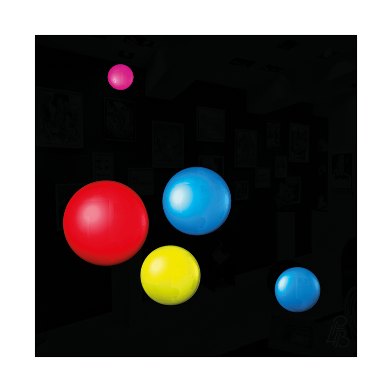 Préfiguration 3D de l’œuvre Les taches de naissance d’Aristote, composée de cinq macules en relief magenta, rouge, bleues et jaune sur un fond noir brillant.
