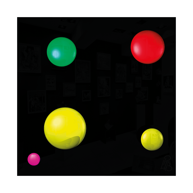 Préfiguration 3D de l’œuvre Les taches de naissance d’Auguste Comte, composée de cinq macules en relief verte, rouge, jaunes et magenta sur un fond noir brillant.