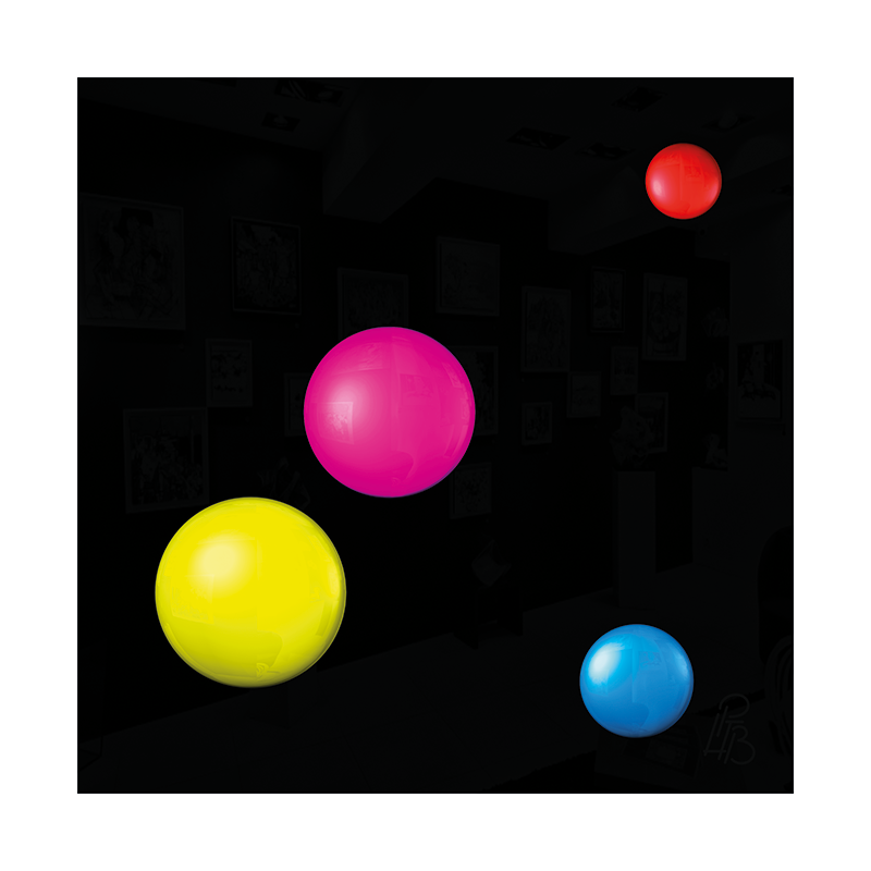Préfiguration 3D de l’œuvre Les taches de naissance de Gabriel de Guilleragues, composée de quatre macules en relief rouge, magenta, jaune et bleue sur un fond noir brillant.