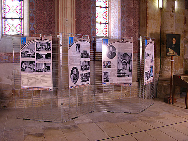 Édition avec une exposition dans l'église de Montmorillon