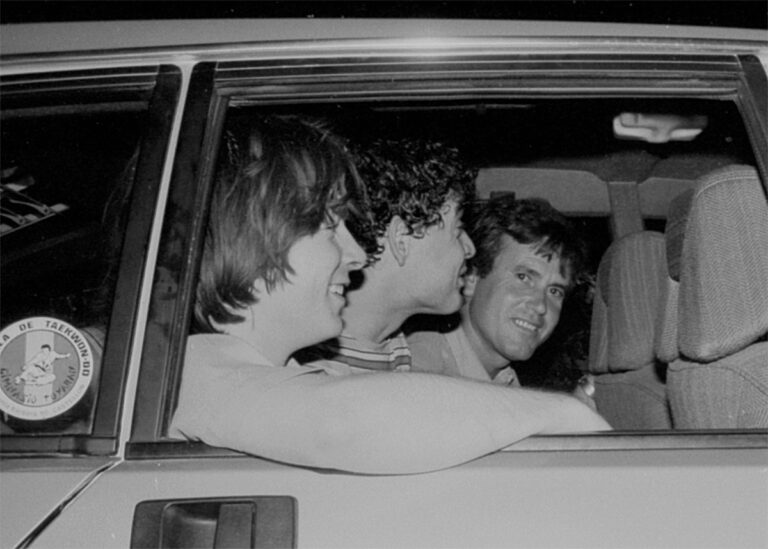 Prise de vue en noir et blanc, réalisée par Xavier Bolfan, de photographies pendant les années 1978/1982 de Pierre Tomy Le Boucher à Versailles - Photo 47